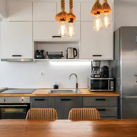 The Mykonist Merchia & *