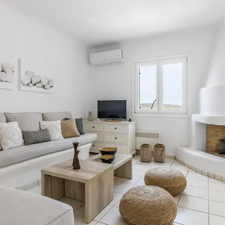 The Mykonist Merchia & Holiday home *