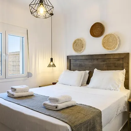 The Mykonist Merchia & Holiday home *