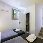 The Mykonist Merchia & בית נופש *