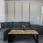 בית נופש The Mykonist Merchia & Merchia Beach