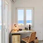 The Mykonist Merchia & בית נופש *