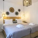 The Mykonist Merchia & בית נופש