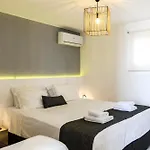 The Mykonist Merchia & בית נופש *