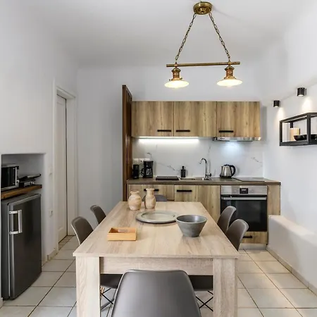 The Mykonist Merchia & *